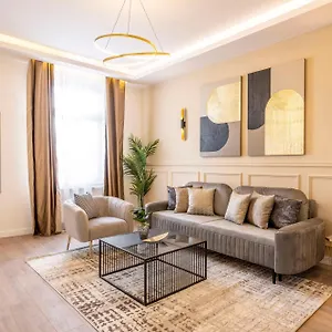 Appartamento Luxury & Classy With 3bedrm, 2bathrm, Budapest