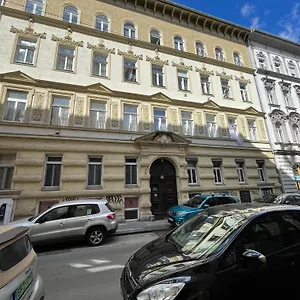 Appartamento Little Oasis Close To The Opera, Budapest